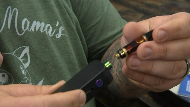 Mỹ: Số ca tử vong và tổn thương phổi do thuốc lá điện tử tăng mạnh ảnh 1