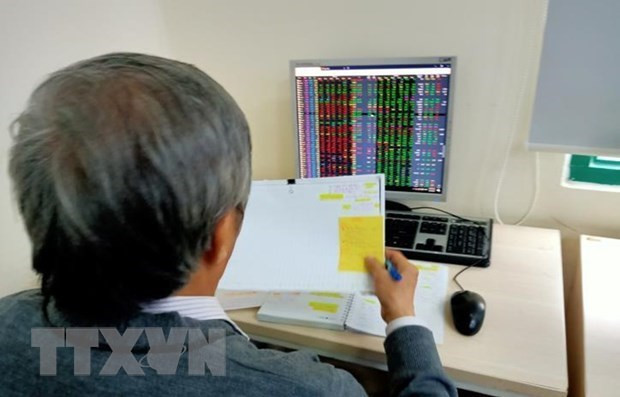 Nhóm cổ phiếu ngân hàng giúp VN-Index tăng hơn 11 điểm ảnh 1