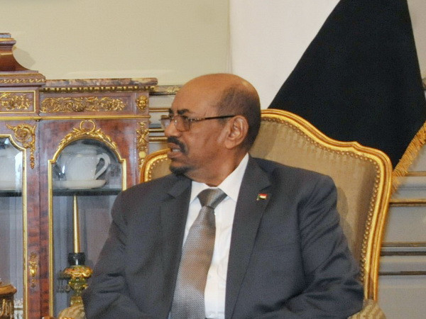 Tổng thống Sudan Omar al-Bashir. (Nguồn: AFP/TTXVN) Tổng thống Sudan Omar al-Bashir tái tranh cử năm 2015 ảnh 1