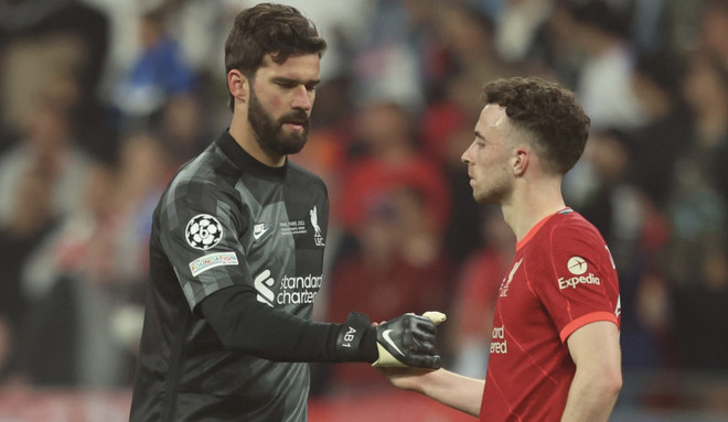 Alisson Becker và Jota vắng mặt ở trận gặp Man City. (Nguồn: Getty Images) Liverpool chịu tổn thất ở trận tranh Siêu cúp Anh với Man City ảnh 1