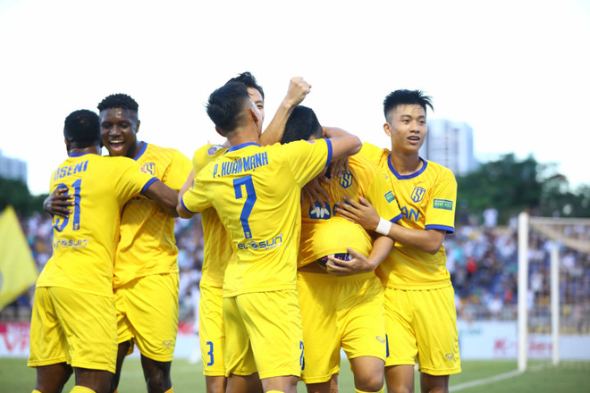 Vòng 10 V-League 2022: Nóng 'cuộc chiến' ngôi đầu trên sân Hàng Đẫy ảnh 2