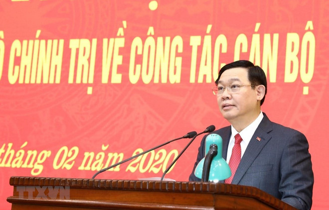 Ủy viên Bộ Chính trị, Bí thư Thành ủy Hà Nội Vương Đình Huệ. (Ảnh: Văn Điệp/TTXVN) Chuyển sinh hoạt Đoàn đại biểu Quốc hội đối với ông Vương Đình Huệ ảnh 1