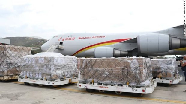 Hàng viện trợ của Trung Quốc đến Caracas. (Nguồn: CNN) Quan hệ kinh tế Trung Quốc-Venezuela trong bối cảnh khủng hoảng ảnh 1