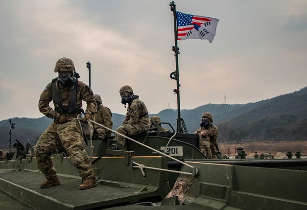 Binh sỹ Mỹ tại Hàn Quốc trong một cuộc tập trận chung. (Nguồn: Army) Nguy cơ quân đội Mỹ tại Hàn Quốc phải phân tán nhân lực ảnh 1