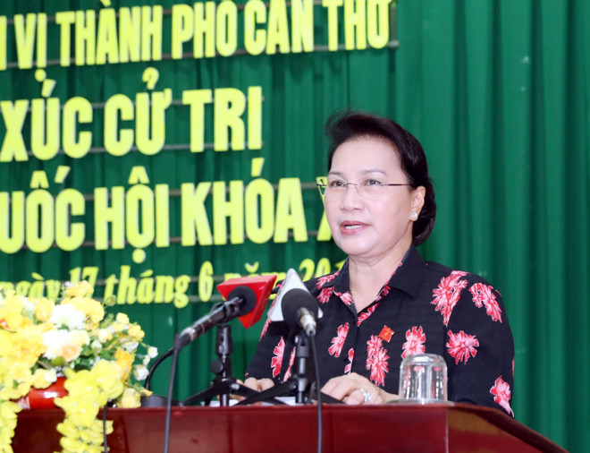 Chủ tịch Quốc hội Nguyễn Thị Kim Ngân phát biểu tại buổi tiếp xúc. (Ảnh: Trọng Đức/TTXVN) Chủ tịch Quốc hội Nguyễn Thị Kim Ngân tiếp xúc cử tri tại Cần Thơ ảnh 1
