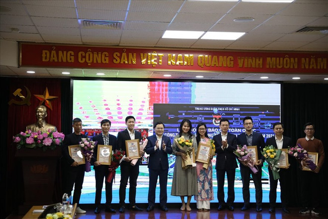Trao Giải báo chí về công tác đoàn và phong trào thanh thiếu nhi 2021 ảnh 1