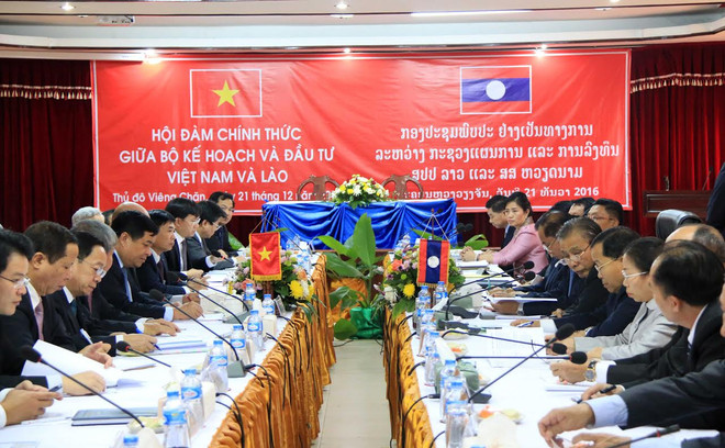 Toàn cảnh buổi hội đàm. (Ảnh: Phạm Kiên/Vietnam+) Thúc đẩy hơn nữa quan hệ hợp tác song phương Việt Nam-Lào ảnh 2