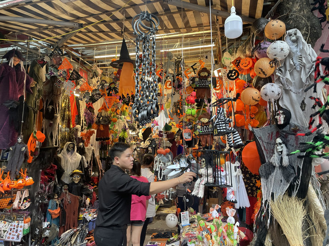 Thị trường đồ trang trí Halloween: Set bí ngô mini độc đáo hút khách ảnh 2