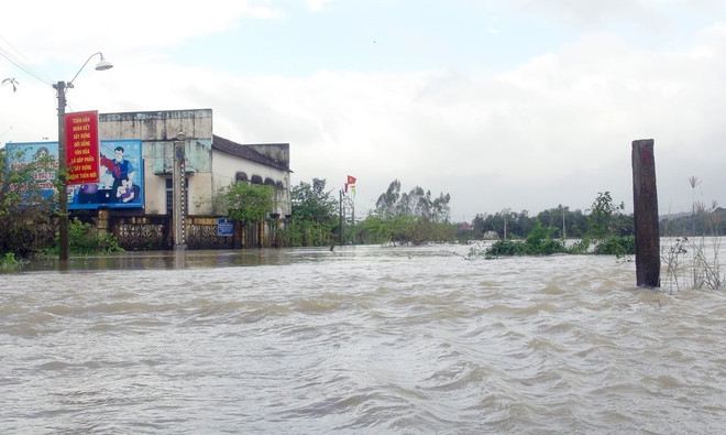 Khu vực Trung Bộ mưa to đến rất to, cảnh báo thời tiết nguy hiểm ảnh 1