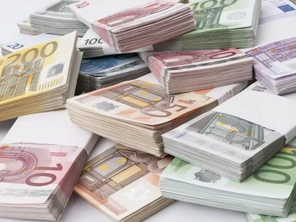 ECB đạt mục tiêu mua 60 tỷ euro trái phiếu trong tháng Ba ảnh 1