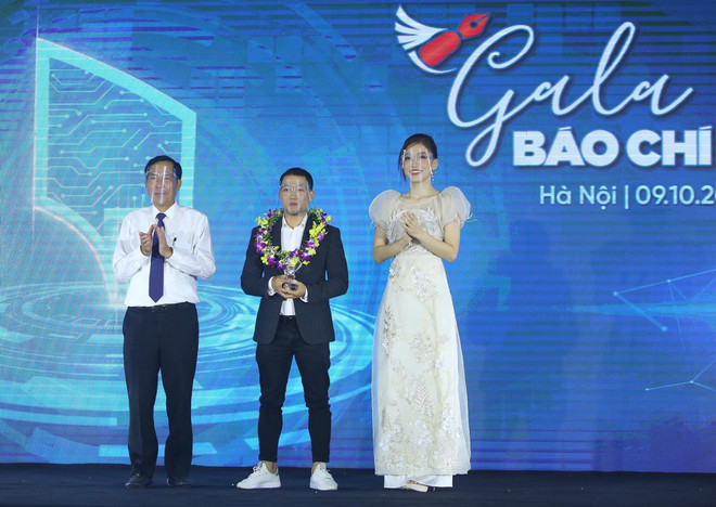 Gala Báo chí lần 3 năm 2021 và trao giải Khoảnh khắc báo chí 2020 ảnh 1