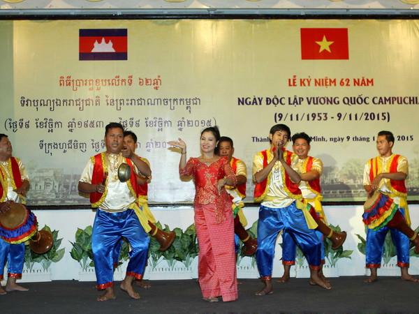 Kỷ niệm 62 năm Ngày độc lập Vương quốc Campuchia tại TP.HCM ảnh 1