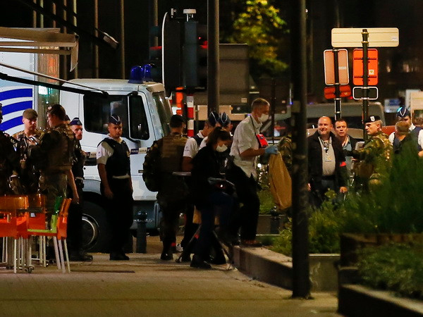 Bỉ: Tấn công binh sĩ tuần tra tại Brussels, hung thủ bị bắn chết ảnh 1