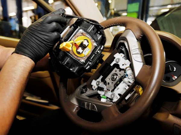Mỹ yêu cầu hãng Takata thu hồi thêm khoảng 40 triệu túi khí ảnh 1