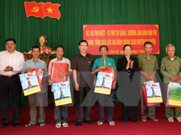 Chủ tịch nước tặng quà nhân kỷ niệm Ngày Thương binh-Liệt sỹ ảnh 1