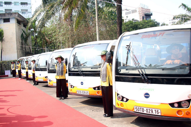 Mô hình gồm 70 xe điện phục vụ du khách trong giai đoạn thí điểm. (Ảnh: Tiến Lực/TTXVN) xe dien tp hcm2.jpg
