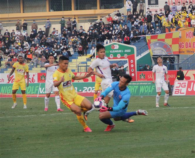 Đông Á Thanh Hóa thất thủ ngay trên sân nhà ở trận đầu ra quân ảnh 1