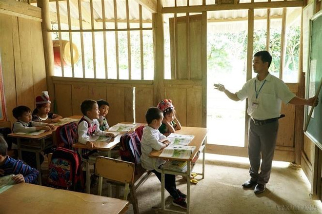 Nghệ An: Những người thầy cất “tình riêng” đi gieo chữ nơi vùng cao ảnh 2