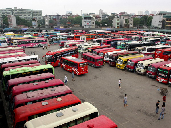 [Photo] Vận tải Hà Nội tăng cường tàu xe dịp lễ 30/4 ảnh 1