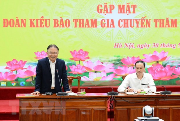Cột mốc chủ quyền trong tim kiều bào: Hành trình đại đoàn kết dân tộc ảnh 2