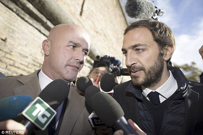 Vatican xét xử vụ 2 nhà báo Italy tiết lộ bí mật của tòa thánh ảnh 1