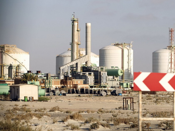 Giá dầu tăng do nhu cầu tại Mỹ cùng căng thẳng tại Ukraine ảnh 1