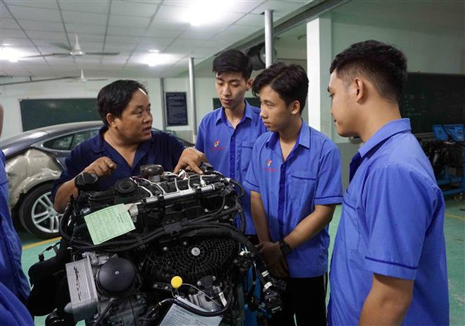 Mô hình 9+ dành cho học sinh tốt nghiệp THCS học nghề theo phương thức liên thông từ trung cấp lên cao đẳng đang được nhiều trường cao đẳng tại TP.HCM triển khai. (Ảnh: Thu Hoài/TTXVN) Tốt nghiệp THCS: Còn nhiều con đường để học sinh sau lớp 9 lựa chọn ảnh 1