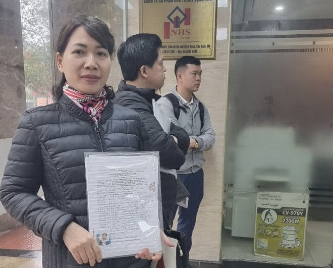 Hà Nội: Người dân xếp hàng nộp hồ sơ mua nhà ở xã hội Trung Văn ảnh 3