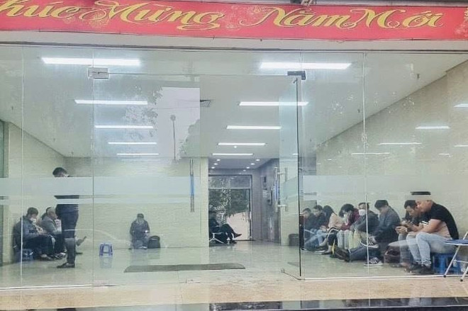 Hà Nội: Người dân xếp hàng nộp hồ sơ mua nhà ở xã hội Trung Văn ảnh 4