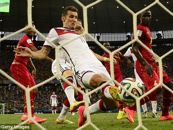 Chiêm ngưỡng bàn thắng đưa Klose đi vào lịch sử World Cup ảnh 1