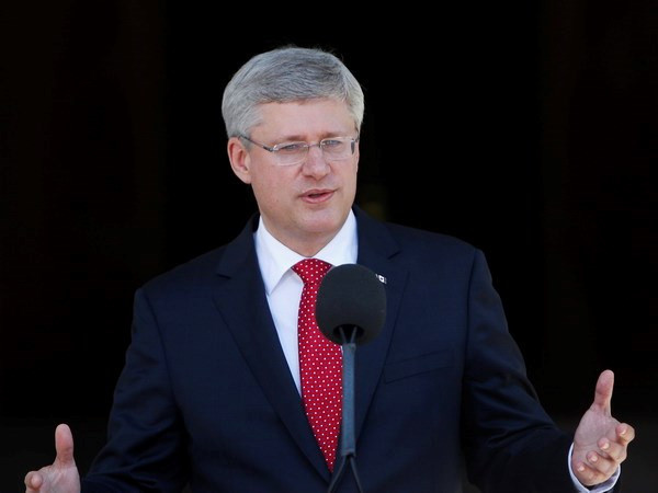 Canada áp đặt lệnh trừng phạt với 11 người Nga và Ukraine ảnh 1