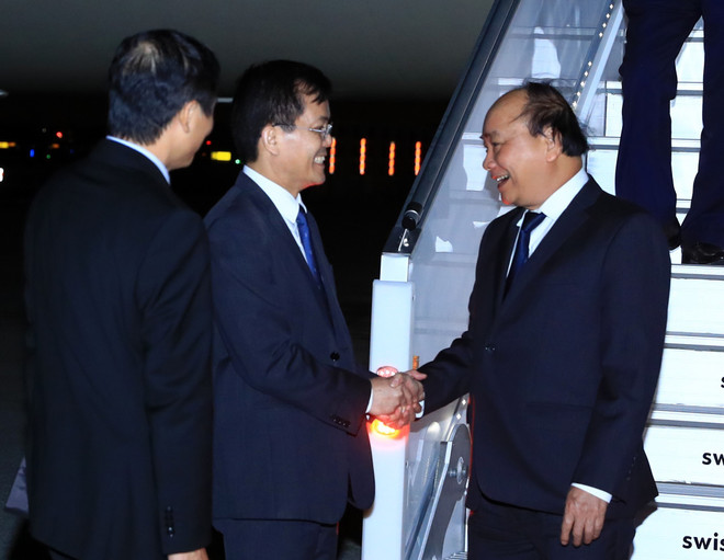 [Photo] Thủ tướng tới New York tham dự Phiên thảo luận ĐHĐ LHQ ảnh 1