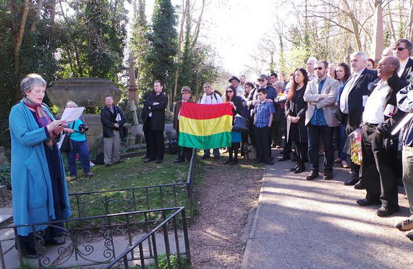 Dâng hoa tưởng niệm Karl Marx ở thủ đô London ảnh 2