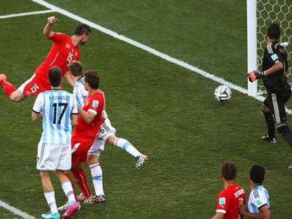 Pha dứt điểm khiến tuyển Argentina suýt vỡ mộng vào tứ kết ảnh 1