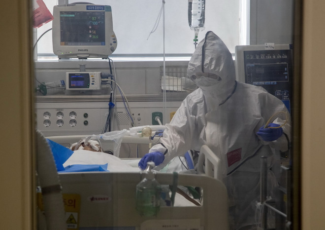 Hàn Quốc: Hàng chục người được chẩn đoán mắc COVID-19 tại bệnh viện ảnh 1