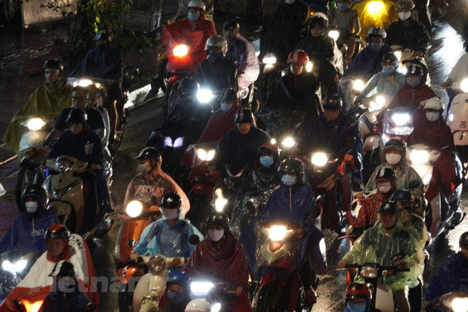 Các tỉnh Bắc Bộ ngày nắng gián đoạn, chiều tối mưa dông ảnh 1