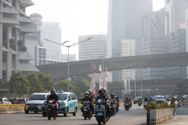 Không khí ở thủ đô Jakarta của Indonesia ô nhiễm nghiêm trọng ảnh 1