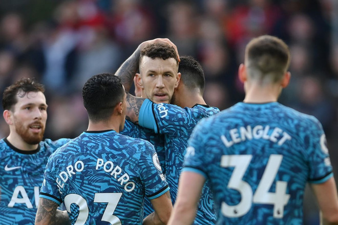 Premier League: Tottenham và Chelsea cùng đánh rơi chiến thắng ảnh 1