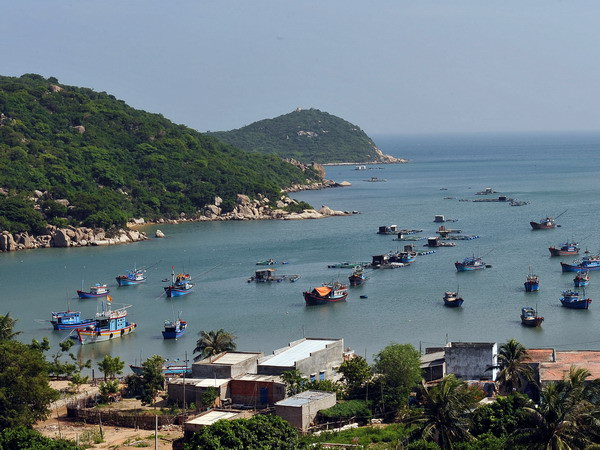 Phong cảnh vịnh Vĩnh Hy, Ninh Thuận. (Ảnh: Thanh Hà/TTXVN) Quy hoạch tổng thể du lịch Ninh Thuận đến năm 2020 ảnh 1