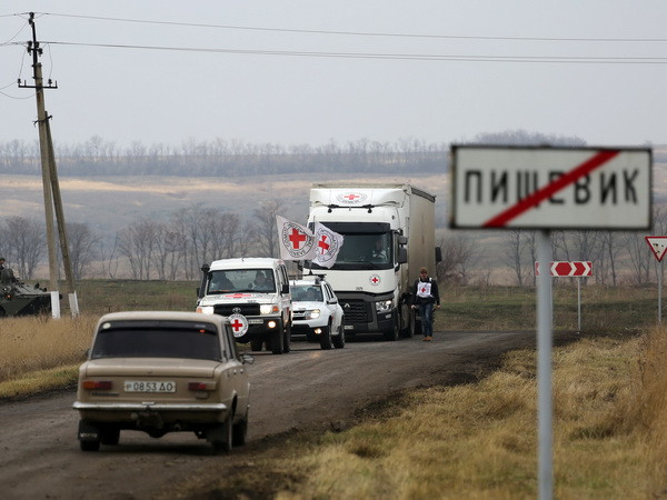 Ukraine sẵn sàng dỡ bỏ lệnh cấm xe tải Nga vào lãnh thổ nước này ảnh 1