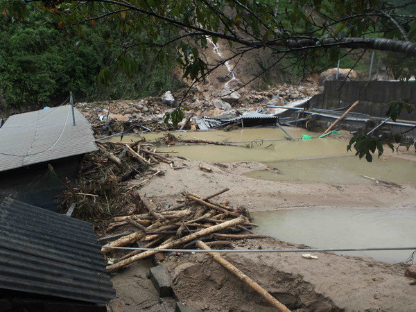 MTTQ thăm hỏi người dân các tỉnh miền Bắc bị thiệt hại do mưa lũ ảnh 1