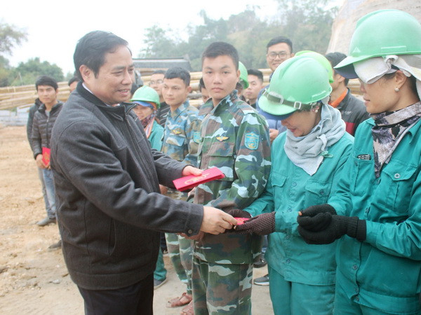 Đồng chí Phạm Minh Chính thăm, chúc Tết tại tỉnh Quảng Ninh ảnh 1