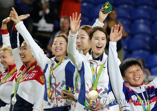 Các nữ cung thủ Hàn Quốc giành ​HCV Olympic lần thứ ​8 liên tiếp ảnh 1