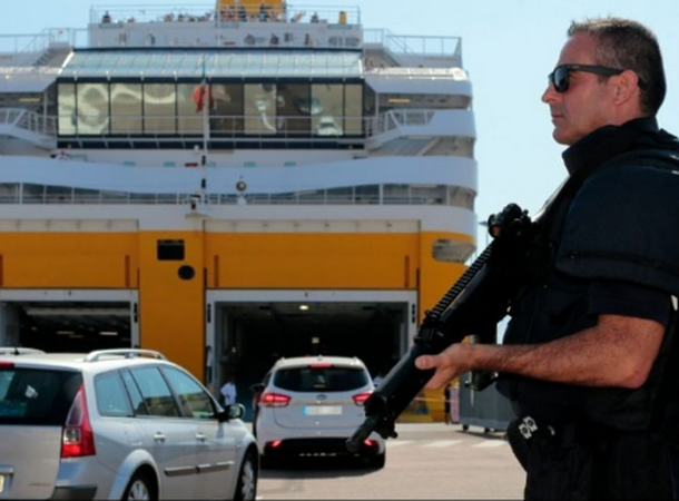 Pháp triển khai lực lượng tuần tra trên tuyến hàng hải Pháp-Anh ảnh 1