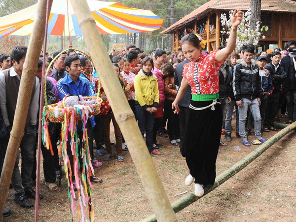 Tái hiện nhiều lễ hội dân gian đặc sắc trong tuần lễ đại đoàn kết ảnh 1