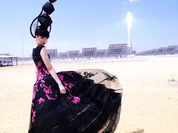 Cô gái khởi nghiệp tuổi đôi mươi trên làng thời trang quốc tế ảnh 5