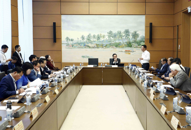 Đại biểu quốc hội: Thận trọng trước những bất ổn lớn trên thế giới ảnh 1