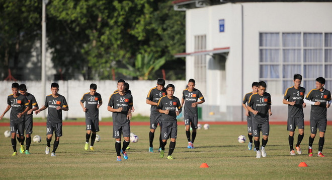 Ảnh U23 Việt Nam tập luyện trước trận "quyết chiến" với Lào ảnh 4
