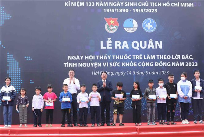 Sôi nổi Lễ ra quân Ngày hội Thầy thuốc trẻ làm theo lời Bác năm 2023 ảnh 3