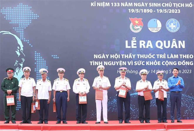 Sôi nổi Lễ ra quân Ngày hội Thầy thuốc trẻ làm theo lời Bác năm 2023 ảnh 4